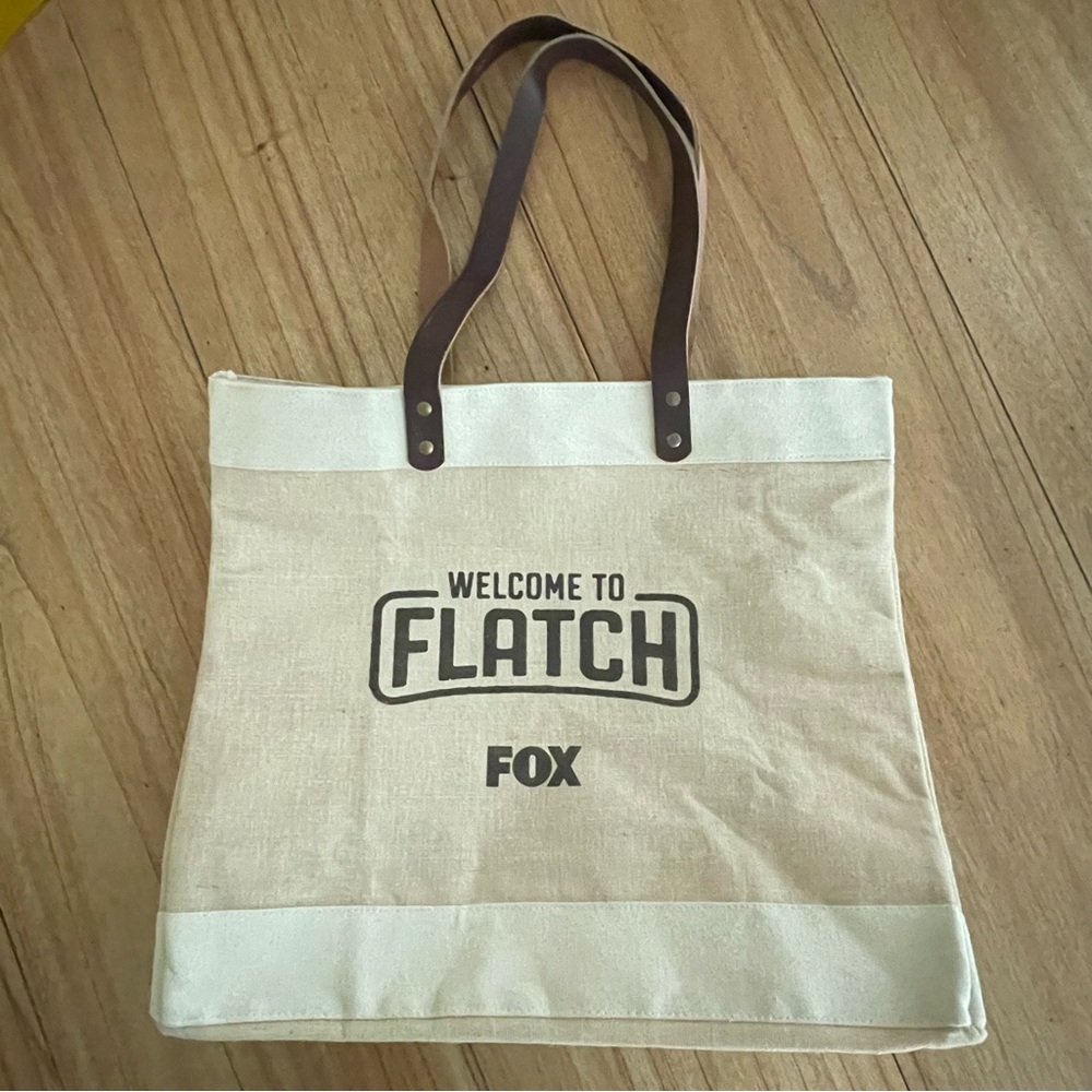 NWOT Fox Welcome to Flatch Tote